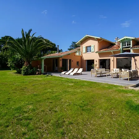 Couette-café Familiale à Biarritz, Parc Privé, Pelote Basque&boulodrome