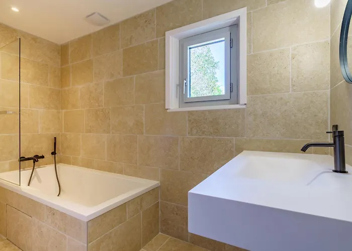 Couette-café Familiale à Biarritz, Parc Privé, Pelote Basque&boulodrome