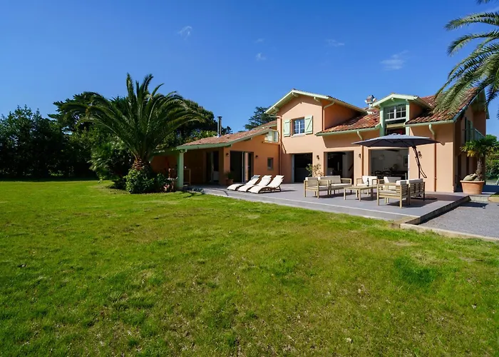 Couette-café Familiale à Biarritz, Parc Privé, Pelote Basque&boulodrome