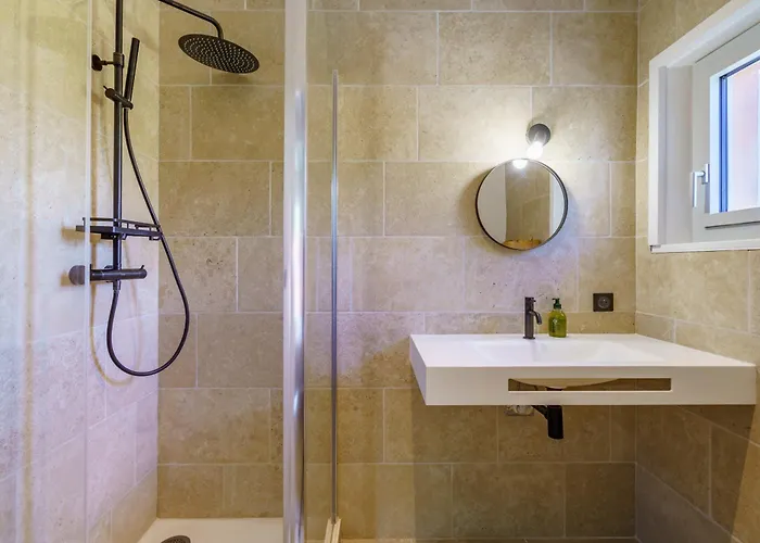 Familiale à Biarritz, Parc Privé, Pelote Basque&boulodrome 4* Biarritz