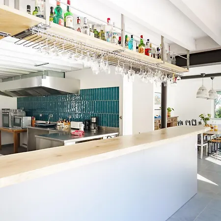 La Conciergerie A Biarritz, Avec Fronton Pour Pelote Basque, Boulodrome, Bar-comptoir Bed & Breakfast Biarritz