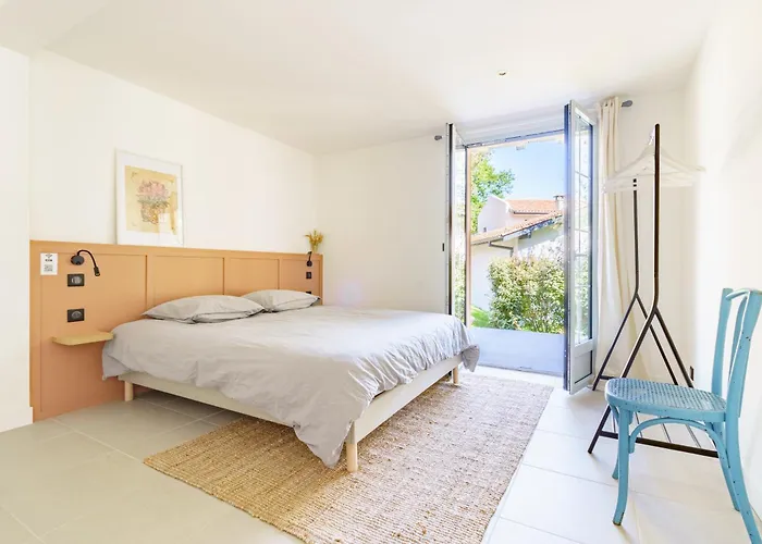 Familiale A Biarritz, Parc Prive, Pelote Basque & Boulodrome Panzió