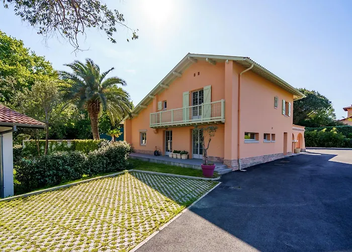 Frühstückspension Familiale A Biarritz, Parc Prive, Pelote Basque & Boulodrome Biarritz